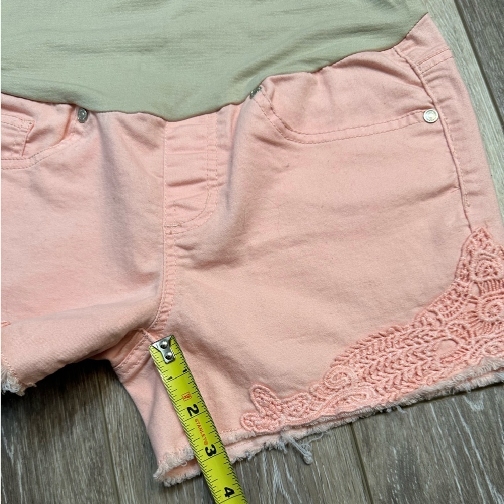 🛍️ Bella NDA. Maternity shorts great condition. - Picture 2 of 5